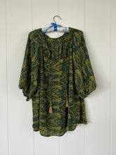 Load image into Gallery viewer, *SAMPLE* green blouse
